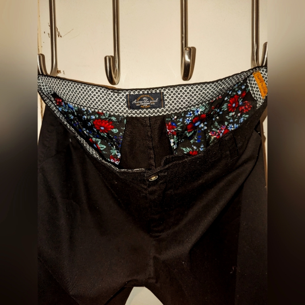 "Across the Pond" black pants, 38/32